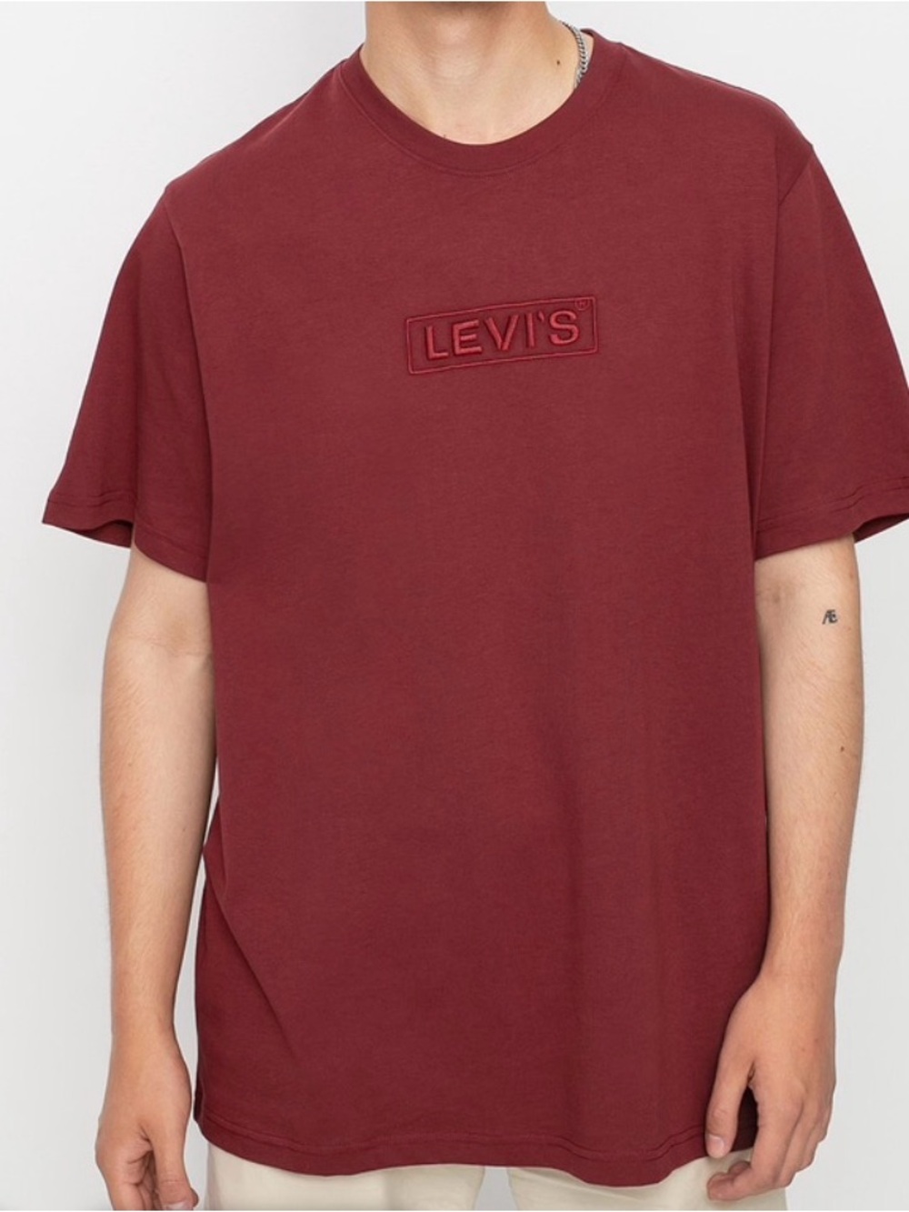 Levi's Short-Sleeve Crew T-Shirt in Maroon